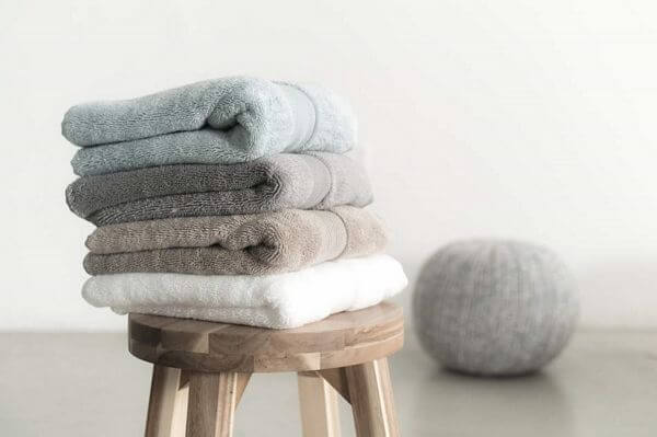 silver bath towels