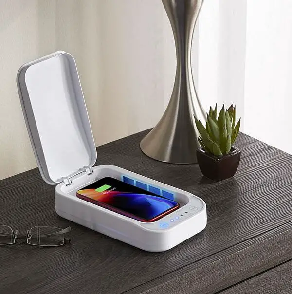 UV sanitizer for phones