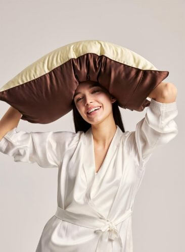 Are-Silk-Pillowcases-Good-For-Hair