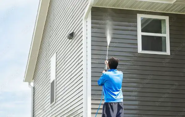 Does Spraying Your House with Water Cool It Down?