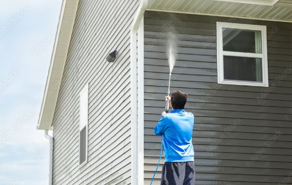 Does Spraying Your House with Water Cool It Down?