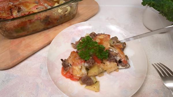 Family-Friendly Feast: Irresistible Potatoes and Ground Beef Dinner Recipe
