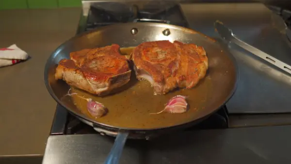 How to Cook Perfect Pork Chops: A Simple Recipe for Juicy Results
