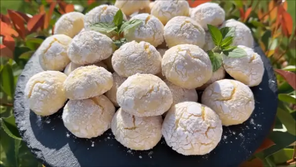 Lemon Biscuits