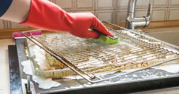 How to Clean Oven Racks