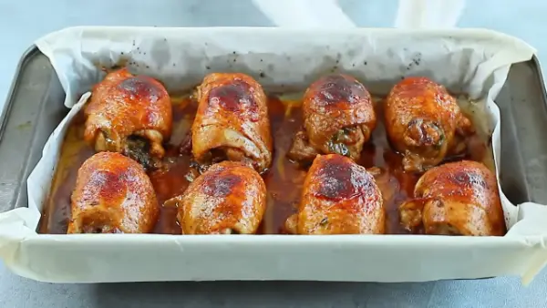 Easy Baked Chicken Thighs Recipe (Unusual Way)