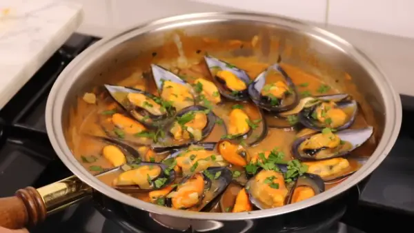 Mussels in White Wine Sauce