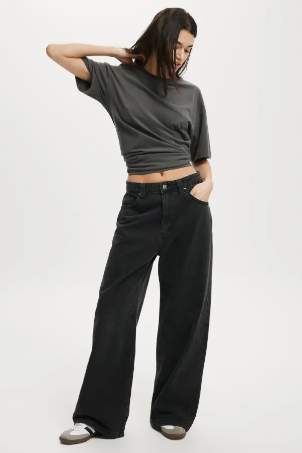 Black Baggy Jeans Outfit