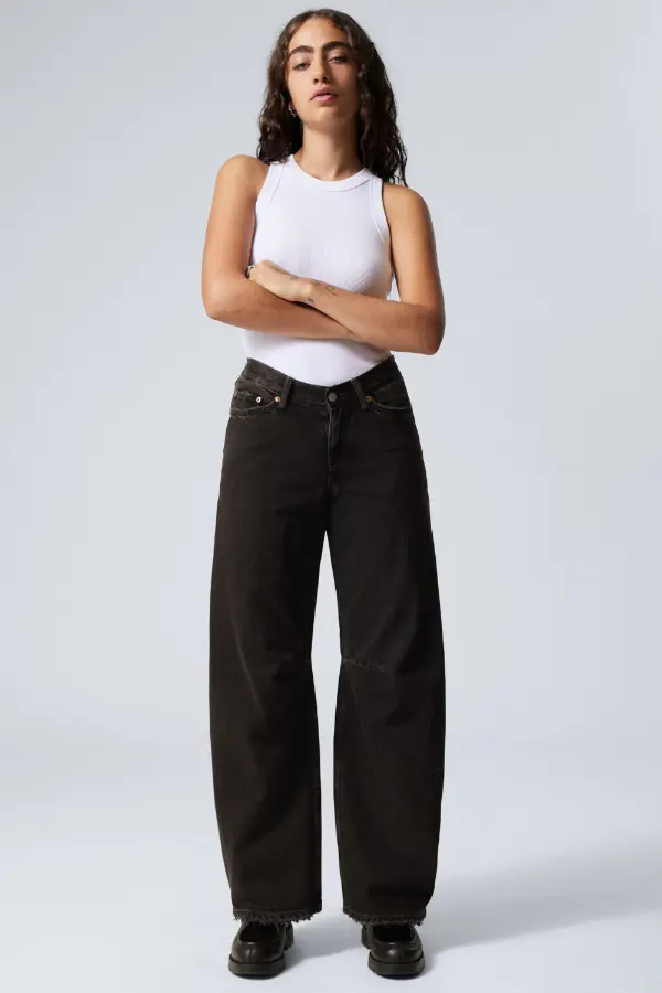 Loose Black Jeans Outfit