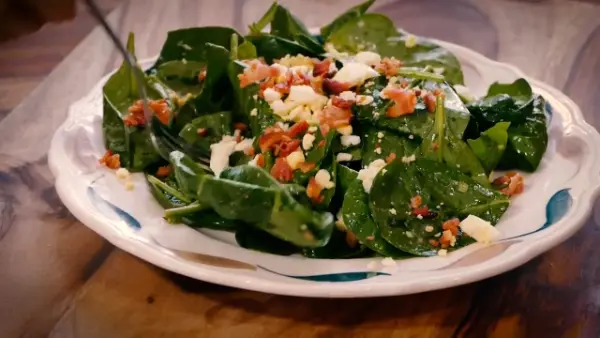 Easy Spinach Salad Recipe