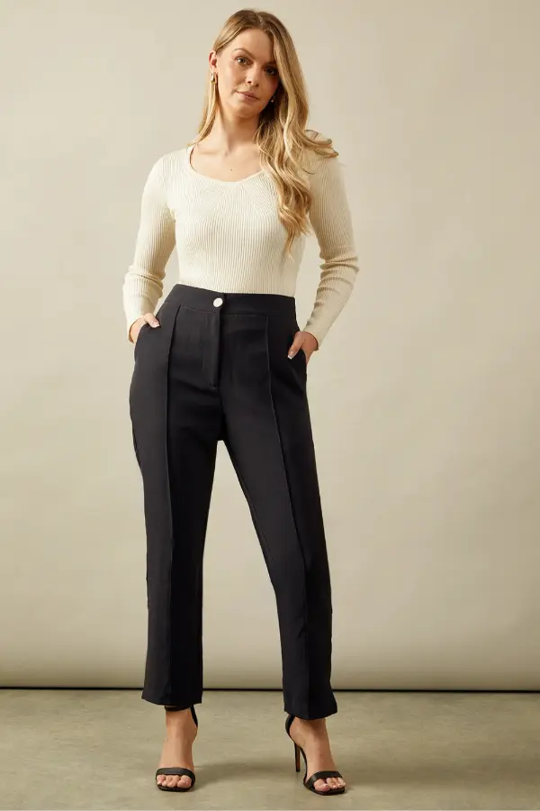 Smart Professional Outfit For Women