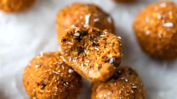 Carrot Cake Energy Balls Recipe