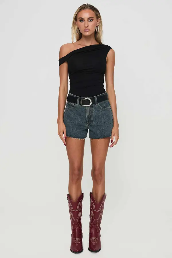Dark Jean Shorts Outfit