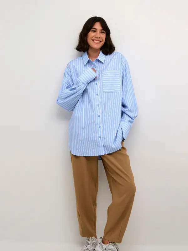 How to Style Oversized Shirt Outfit Ideas