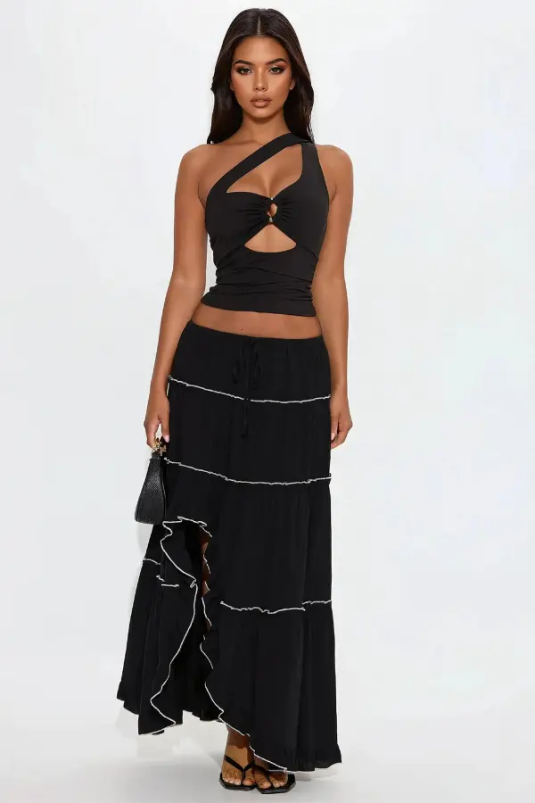 Black Maxi Skirt Party Outfit