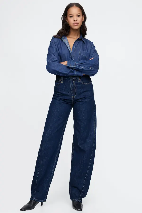 How to Wear Barrel Jeans With Boots