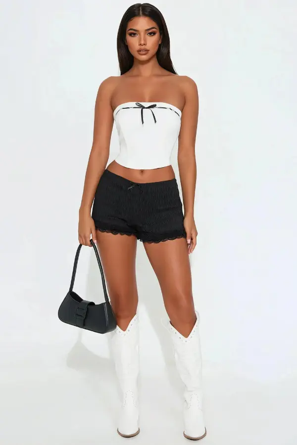 Black Shorts Concert Outfit