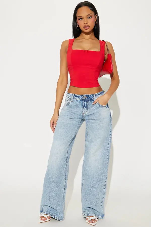 Low Rise Baggy Jeans Concert Outfit