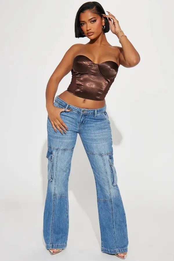 Low Rise Baggy Jeans Night Outfit