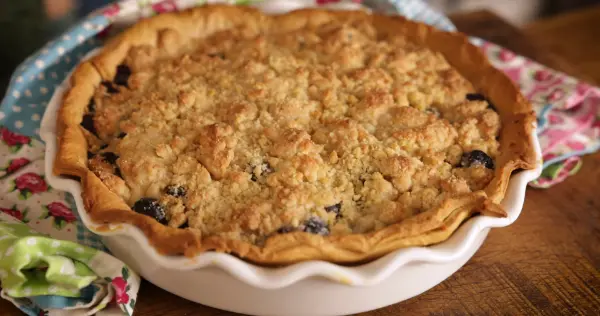 Easy Blueberry Crumble Pie Recipe
